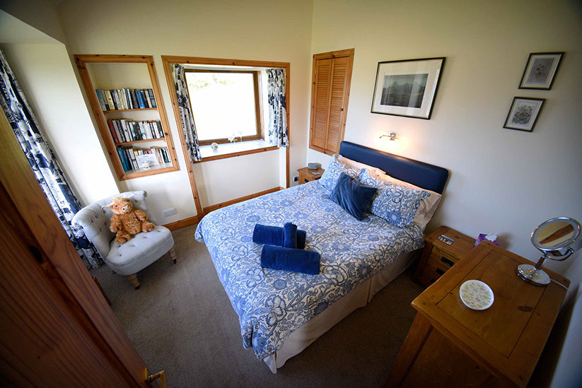 King Size Double Bed at Our Self Catering Accommodation with WIFI and Sea Views