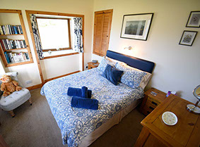 Auld Mission Cottage contains a King Size Double Bed with WIFI Internet access