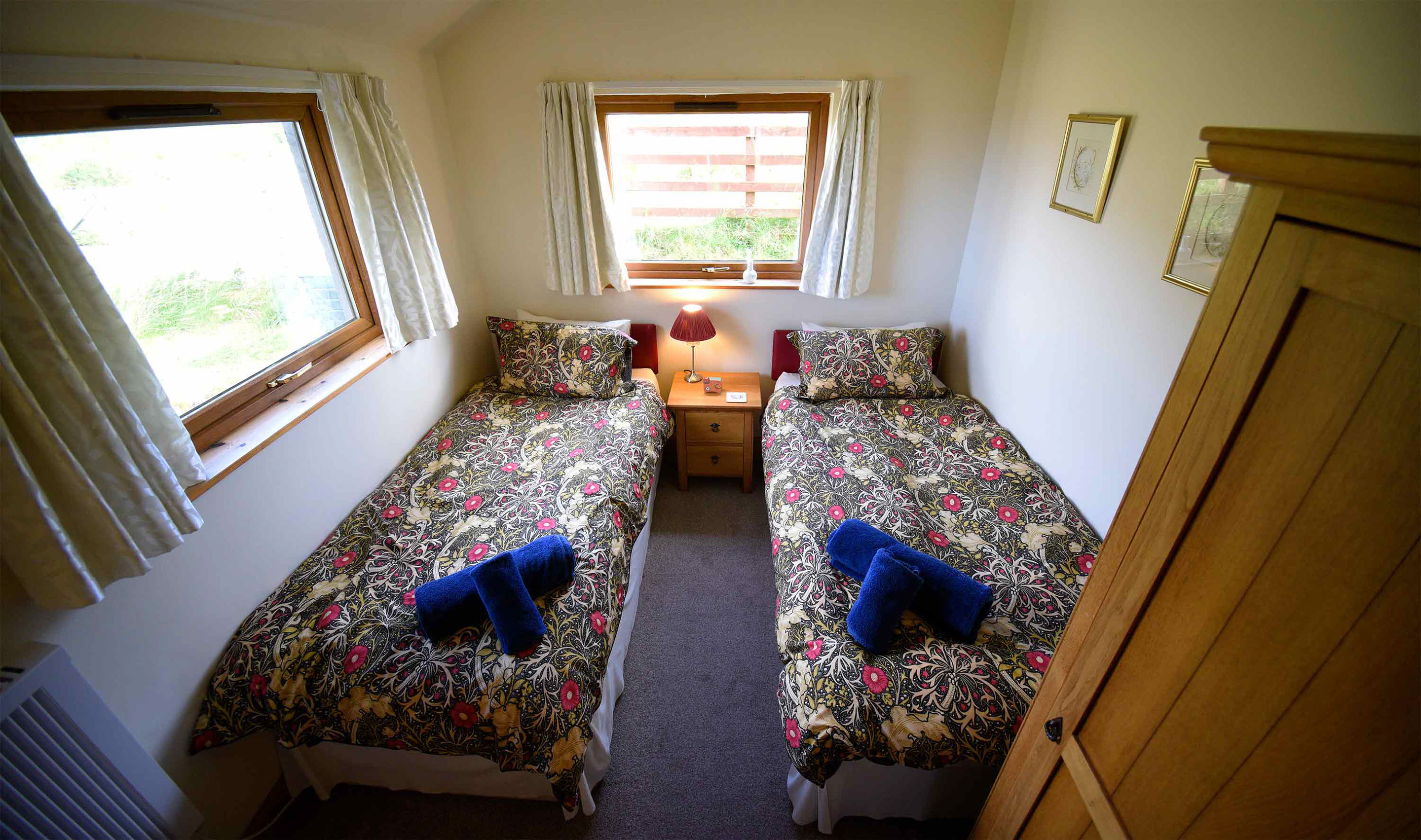 Auld Mission Cottage contain a comfortable twin bedroom with all bedding and linen provided